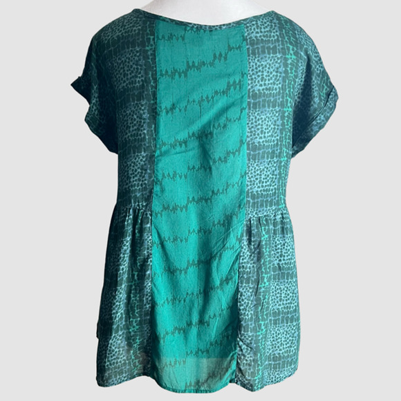 American Eagle Outfitters High-Low Cap Sleeve Blouse Animal Print Green, Size XS - Picture 6 of 7